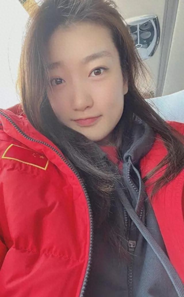 女籃李夢(mèng)年薪多少錢(qián),女籃李夢(mèng)個(gè)人簡(jiǎn)介