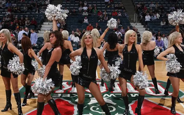 NBA全明星正賽：OG隊(duì)42-35新秀冠軍隊(duì)進(jìn)決賽，利拉德三分致勝